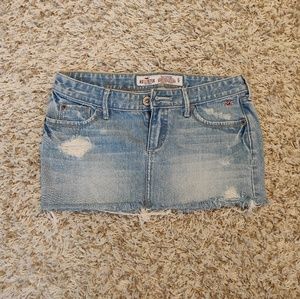 COPY - 🌸Hollister distressed short denim skirt 0